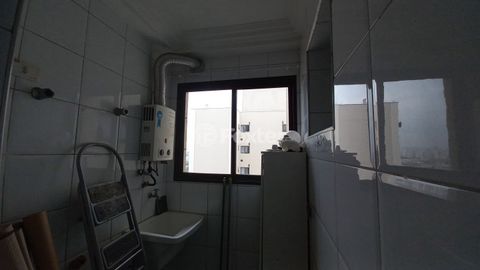 Image 10 - 808422