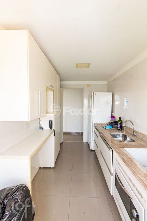 Image 6 - 808549