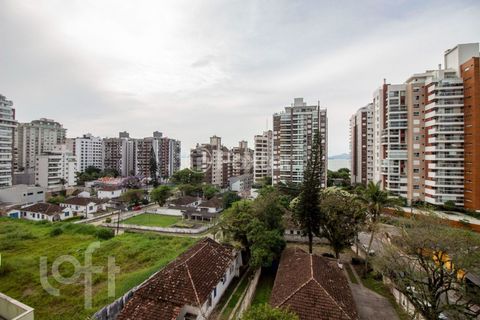 Image 16 - 808565