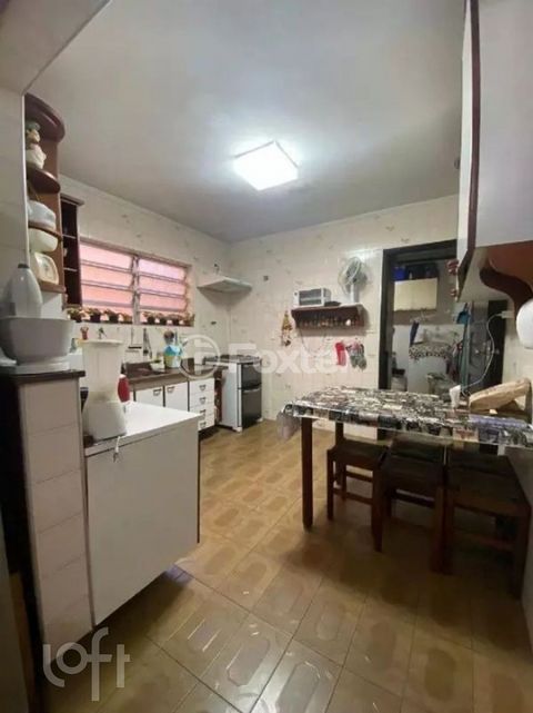 Image 2 - 809037