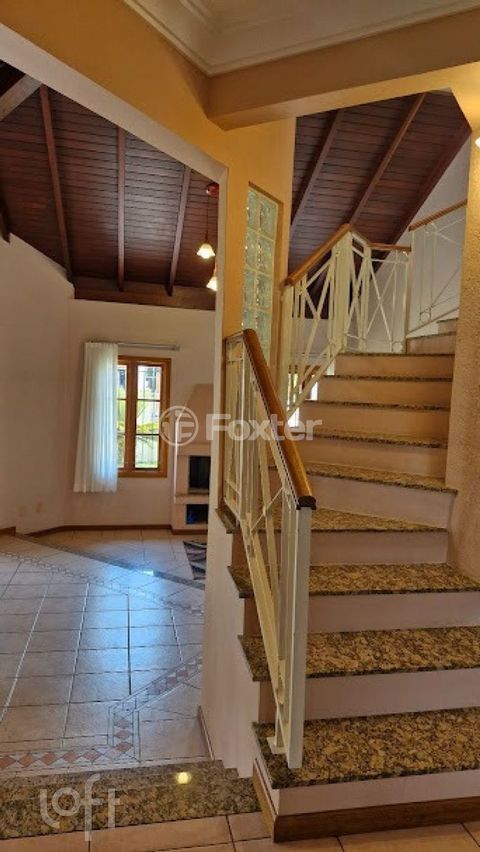 Image 19 - 809041