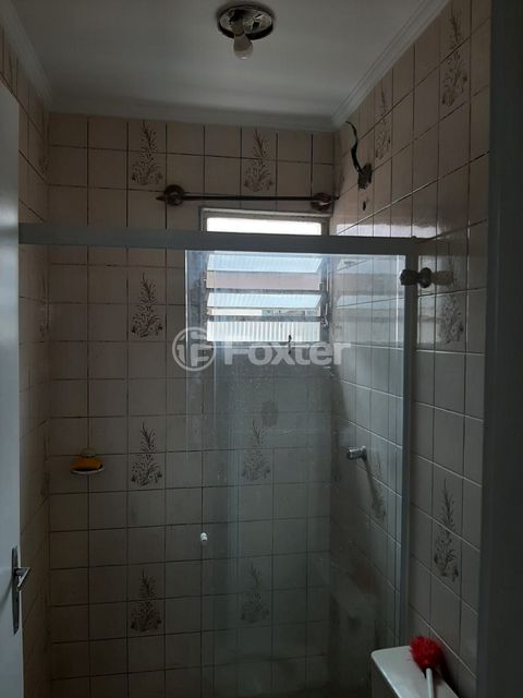 Image 7 - 809608