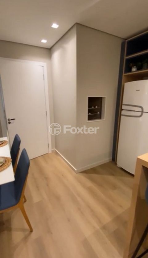 Image 2 - 809724