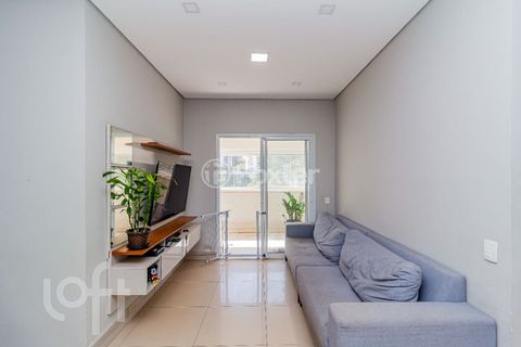 Image 3 - 809744