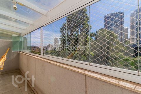 Image 10 - 809744
