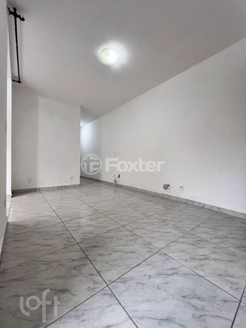 Image 6 - 809903