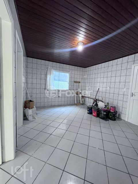 Image 8 - 809962