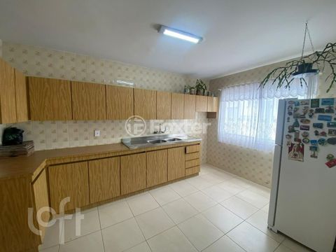 Image 4 - 809987