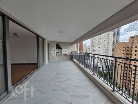 Image 19 - 810028