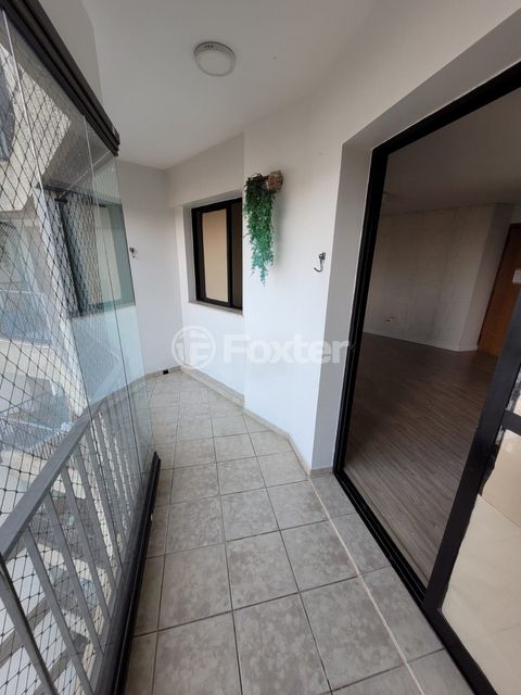 Image 3 - 810053