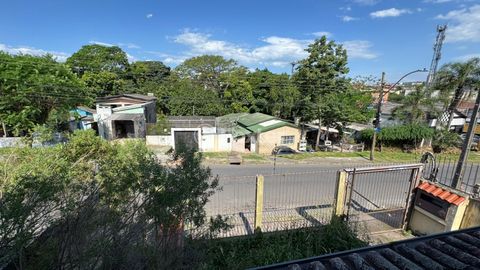 Image 3 - 810318