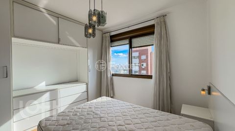 Image 9 - 810330