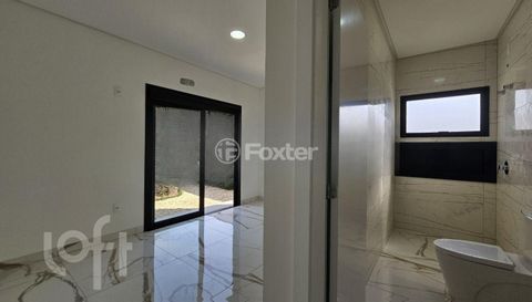 Image 4 - 810344