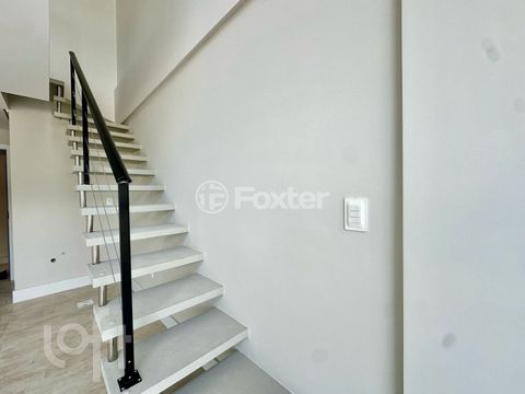 Image 7 - 810362