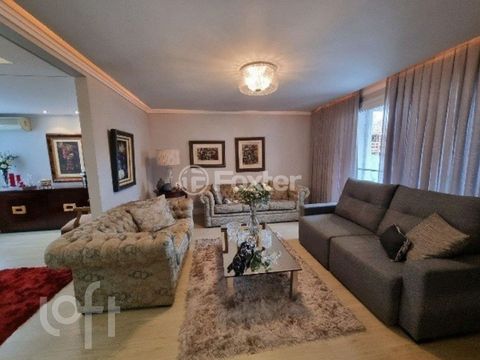 Image 5 - 810540