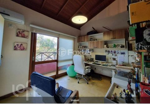 Image 1 - 810699
