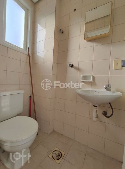 Image 7 - 811050