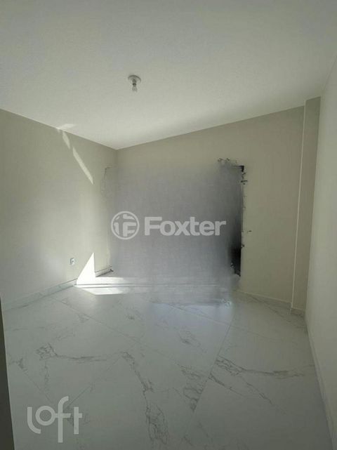 Image 3 - 811071