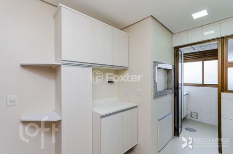 Image 3 - 811103