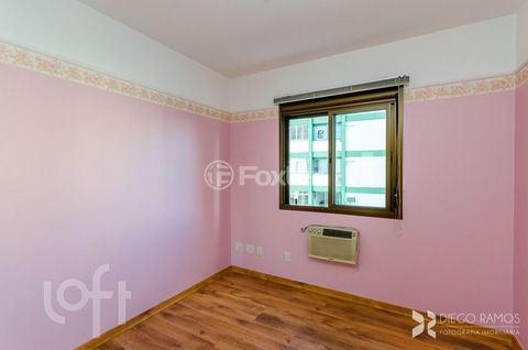 Image 8 - 811103
