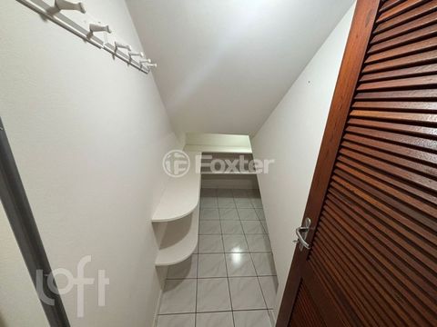 Image 7 - 811263