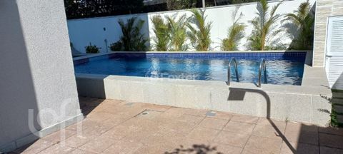 Image 8 - 811293