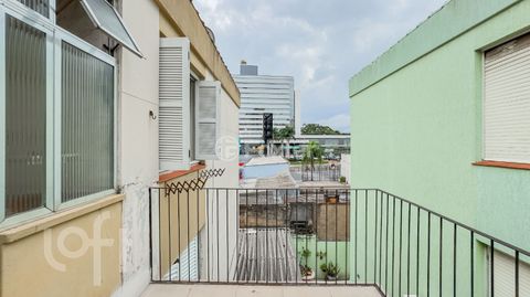 Image 17 - 811646