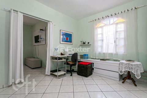 Image 4 - 811673
