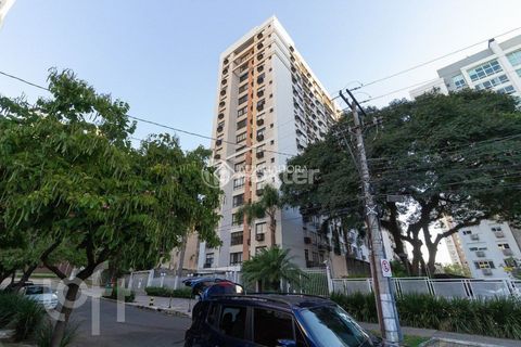 Image 3 - 811686