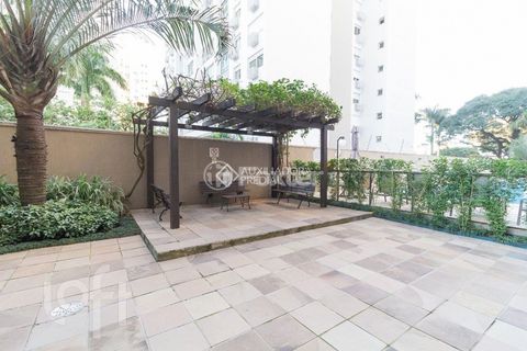 Image 9 - 811686