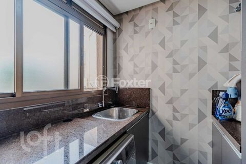 Image 8 - 811686