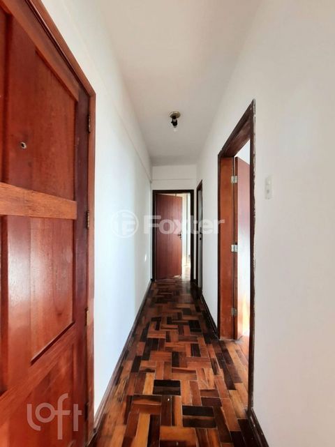 Image 17 - 811721