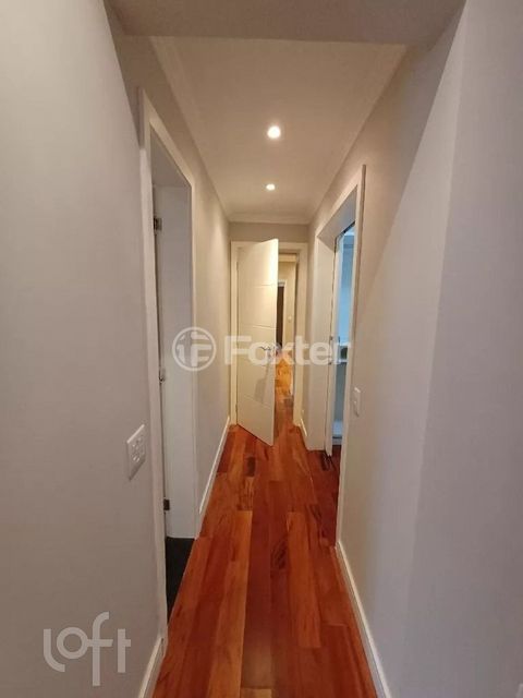 Image 3 - 811954