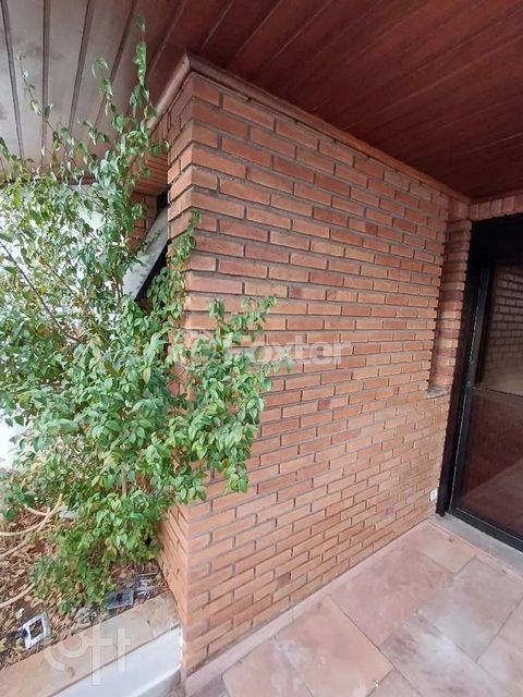 Image 0 - 811954