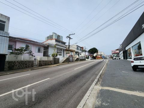 Image 9 - 812058