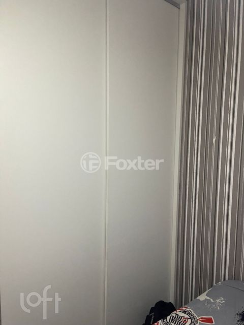 Image 17 - 812144