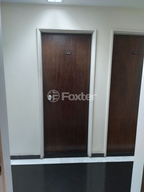 Image 6 - 812411