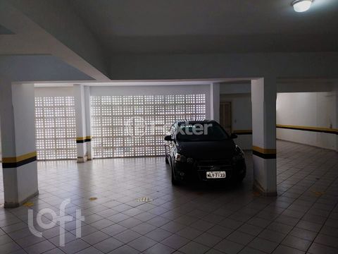 Image 1 - 812478