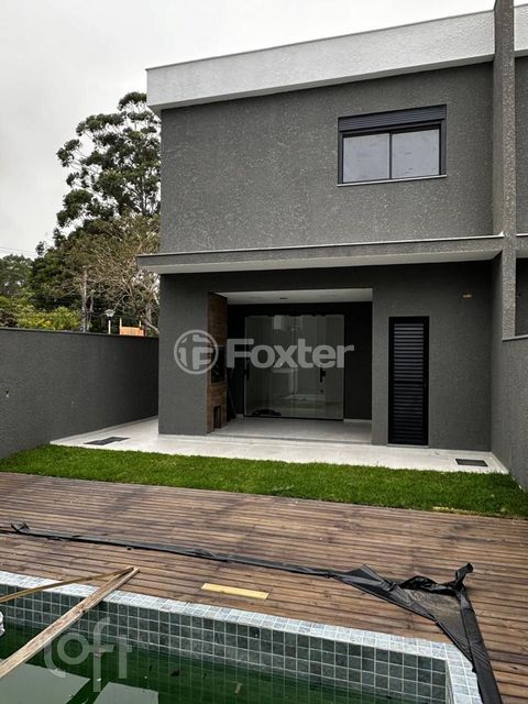Image 8 - 812510