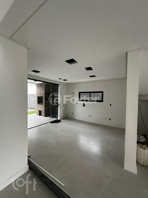 Image 4 - 812510