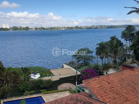 Image 8 - 812548