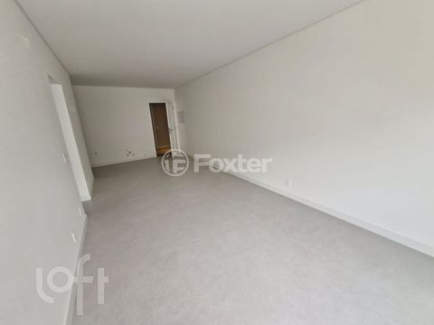 Image 4 - 812722