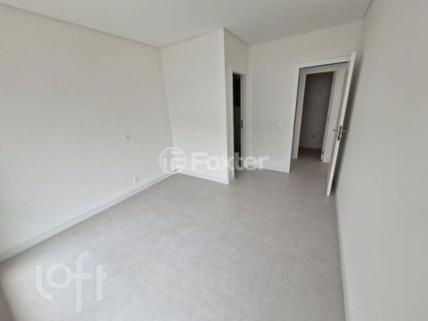 Image 6 - 812722
