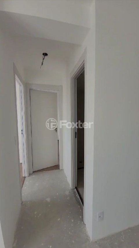 Image 2 - 813056