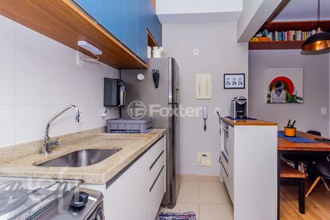 Image 10 - 813057