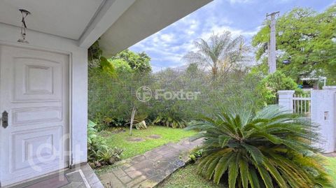 Image 5 - 813090