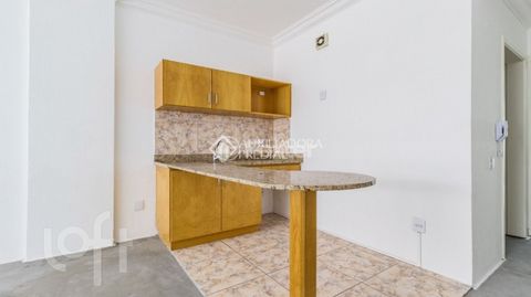 Image 17 - 813143