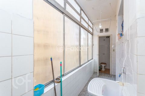 Image 9 - 813465