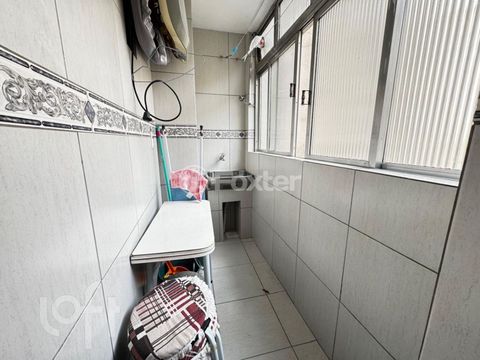Image 4 - 813585