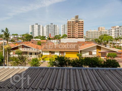 Image 3 - 813636
